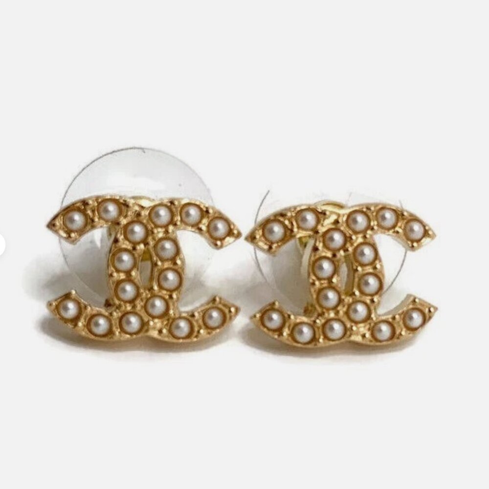 Authentic Chanel CC Earrings With Pearl Gold Hardware Brand New In Box - Picture 2 of 8